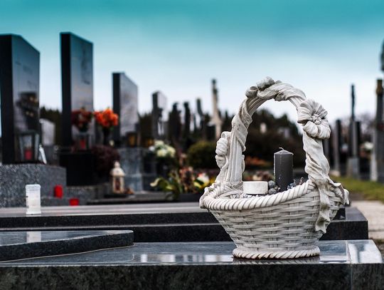 1 listopada z powodu pandemii nie będzie mszy św. na cmentarzach i procesji z modlitwą za zmarłych