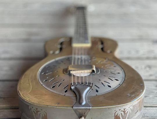 16 maja (Noc Muzeów) w toruńskiej ODNOWIE: Wystawa przedwojennych gitar rezofonicznych