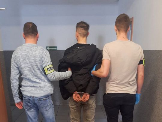 18-latek z Bydgoszczy ukradł auto. Odpowie też za kilka innych wykroczeń