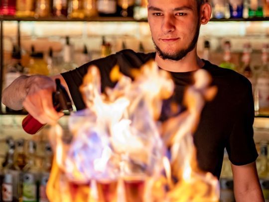 Alexander Pasieka z Bydgoszczy rywalizuje o tytuł Barmana Roku 2021. Konkurs World Class po raz pierwszy jako reality show