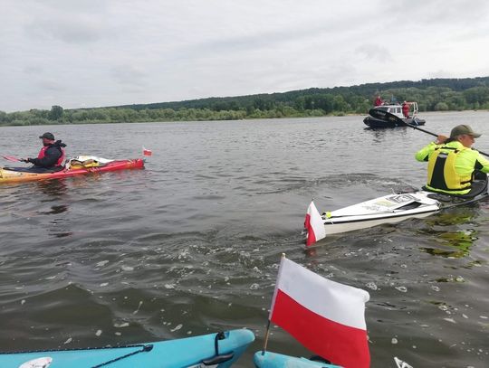 Bezpieczny spływ kajakowy pod okiem policyjnych "wodniaków" [FOTO]