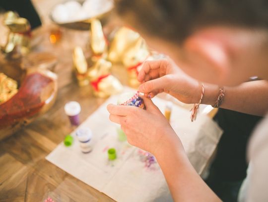 Biżuteria DIY dla dzieci. Co można wybrać?