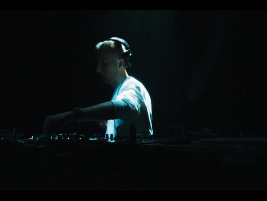 Bydgoski producent i kompozytor zaprasza na podróż do Amsterdamu