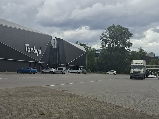 Bydgoszcz planuje panele fotowoltaiczne na dachu lodowiska Torbyd