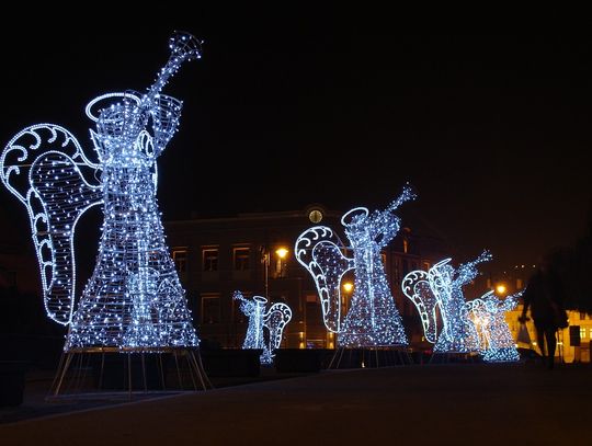 Bydgoszcz przygotowuje się do Świąt. Anioły już na Mostowej 