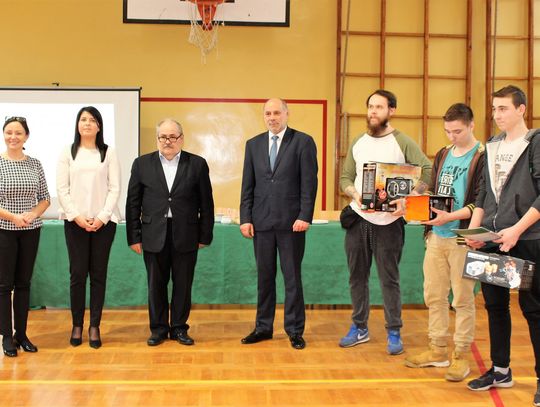 Bydgoszczanin pobił rekord w jedzeniu pączków!