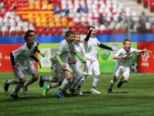 Dzieci z regionu jednymi z najlepszych w turnieju "Z Podwórka na Stadion o Puchar Tymbarku". 
