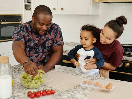 Fornir kamienny w nowoczesnym wnętrzu – elegancja i funkcjonalność w jednym