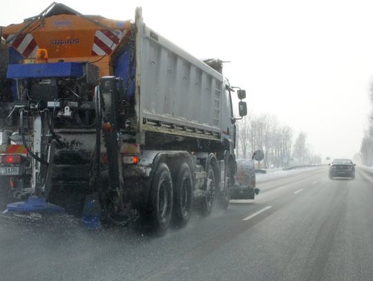 GDDKiA: Nie zabraknie soli w zimie na posypywanie dróg krajowych i autostrad