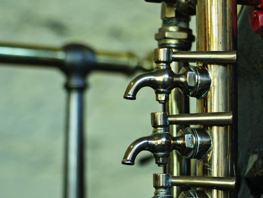 Gdzie w Bydgoszczy zaopatrzyć się w materiały hydrauliczne i instalacyjne? Przegląd lokalnych punktów