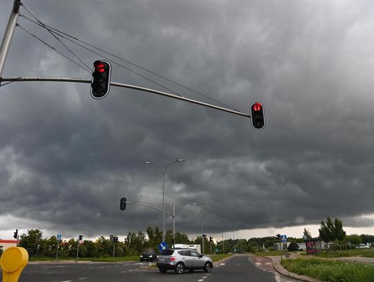 IMGW i RCB wydały ostrzeżenia przed intensywnym deszczem i możliwymi podtopieniami