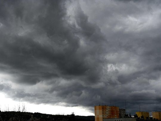 IMGW: Podwyższenie stopnia ostrzeżeń dla północy kraju i alert RCB