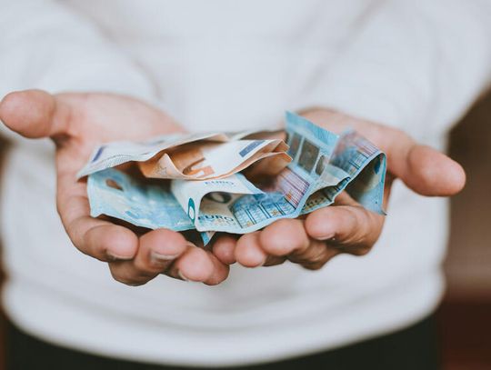 Inwestowanie małych kwot – czy to się opłaca?