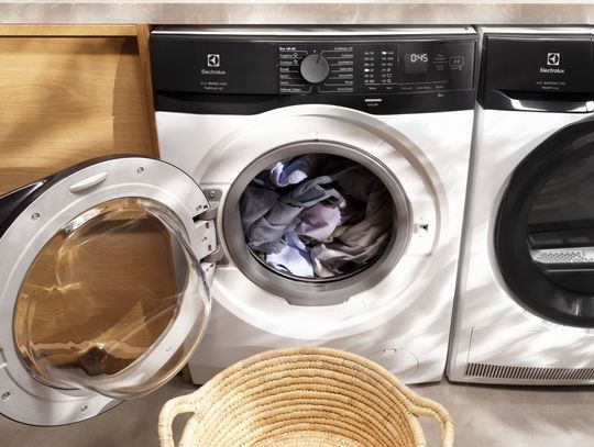 Jak inteligentne pranie pomaga dobrać ustawienia do wsadu? AI WashAssist w pralkach Electrolux