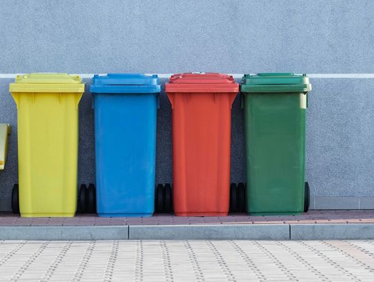 Jak segregować śmieci? Najlepsze pojemniki i kosze na odpady do segregacji!