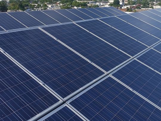 Kolejne szkoły z Bydgoszczy skorzystają z energii słonecznej