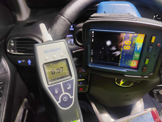 Kujawsko-pomorskie: Po pijanemu wsiadł za kierownicę i ruszył w podróż wraz z 7-letnią córką