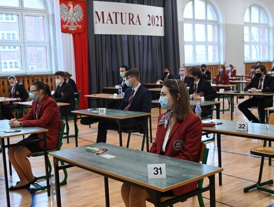 MEiN: Egzamin z polskiego przebiegł spokojnie, został przeprowadzony w każdej szkole