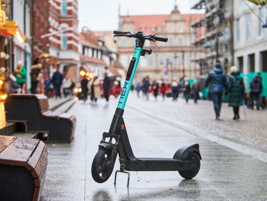 Miasta wprowadzają obostrzenia dotyczące korzystania z elektrycznych hulajnóg