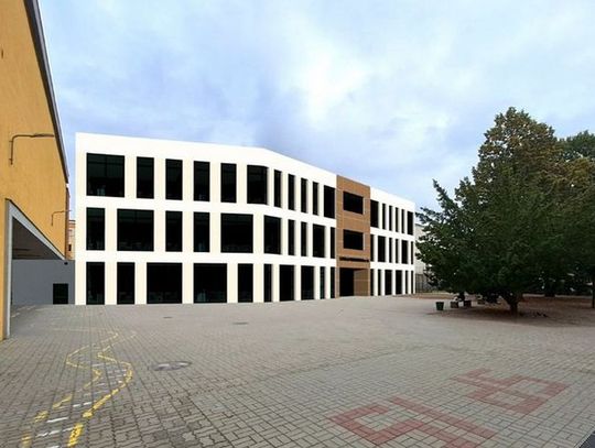 Nowy gmach dla szkoły na Leśnym. Bydgoszcz rozbudowuje sportową podstawówkę
