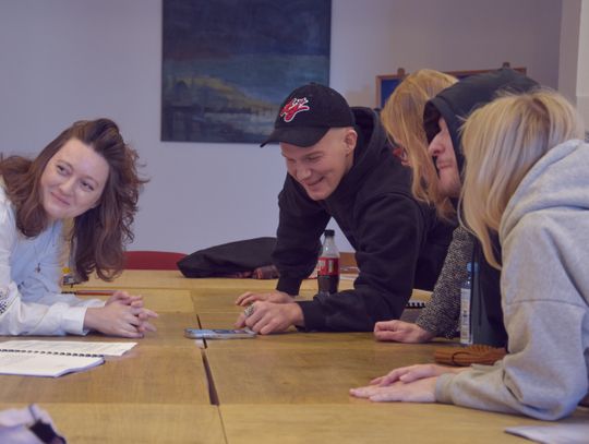 O palącym pragnieniu i niespełnieniu. Premiera "Wichrowych Wzgórz. Love To Die" w reżyserii Klaudii Hartung-Wójciak w Teatrze Polskim w Bydgoszczy