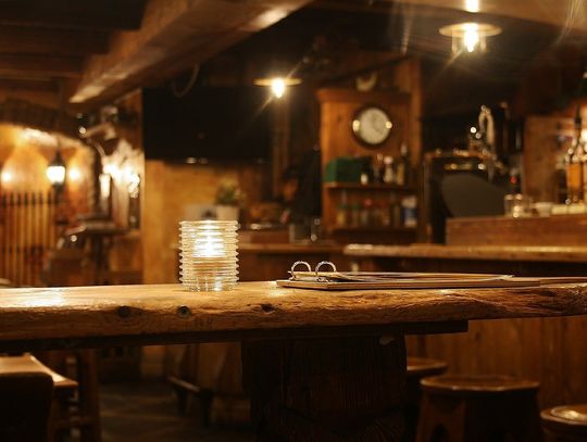 Orły Rozrywki: Bar, multitap czy pub - Jakie są różnice? 