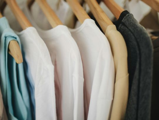 Personalizacja w modzie rolniczej – unikalne bluzy i koszulki, które mówią więcej