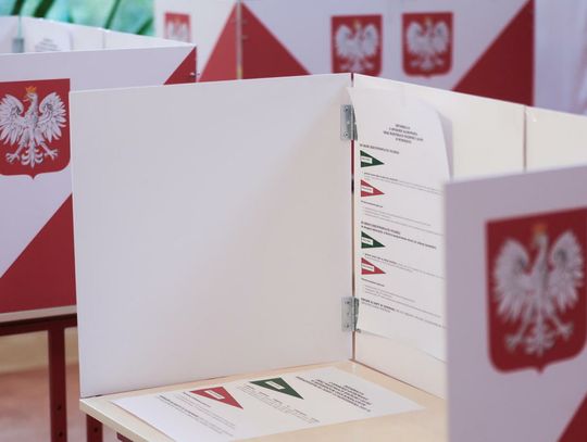 PKW: Frekwencja w wyborach parlamentarnych na godz. 17 wyniosła 57,54 proc.