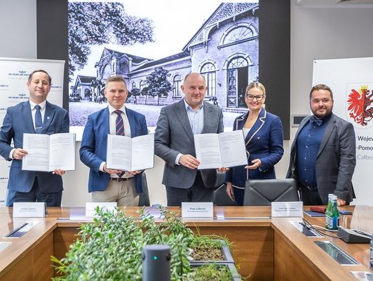 Pociągiem PKP do tężni w Ciechocinku