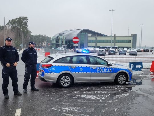 Policjanci wzięli udział w szkoleniu na terenie bydgoskiego lotniska