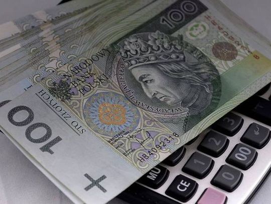 Projekt: Od 1 stycznia 2027 r. minimalne wynagrodzenie za pracę ma wynieść 4950 zł brutto