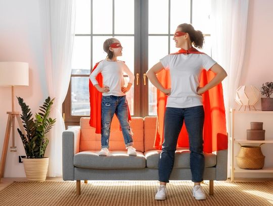 Przebieranki jako forma kreatywnej zabawy w domu