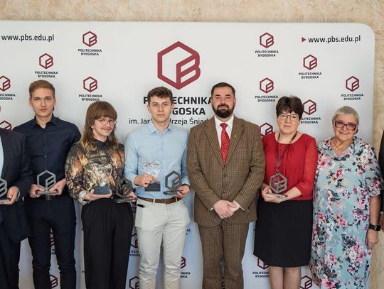 Rektor Politechniki Bydgoskiej uhonorował zwycięzców Scapula Aurea 2025