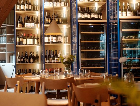 Silent Disco wraca na tarasy Młynów Rothera. Wyjątkowy wieczór muzyki i spotkań w sercu Wyspy Młyńskiej