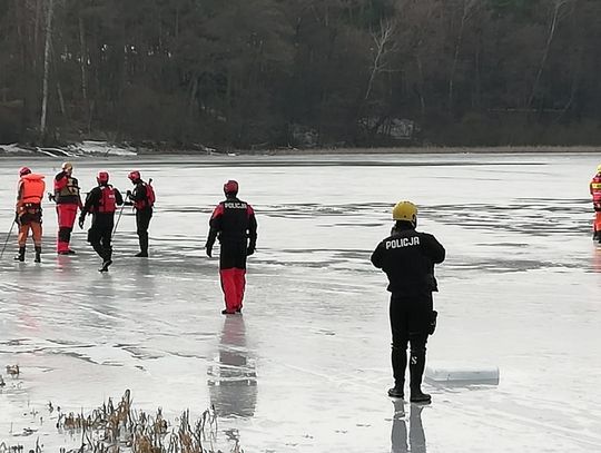 Służby odpowiedzialne za bezpieczeństwo na wodzie w czasie zimy przeszły szkolenie