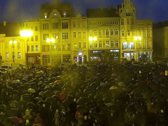 Strajk kobiet pod hasłem "Bydgoszcz jest kobietą"