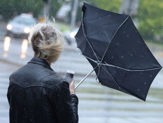 Synoptyk IMGW: Praktycznie w całej Polsce deszcz; lokalnie wystąpią burze i grad