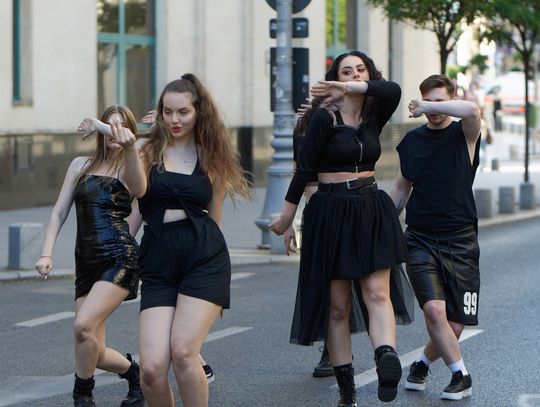 Taneczny maraton w bydgoskim centrum handlowym na rzecz pomocy Schronisku dla Zwierząt