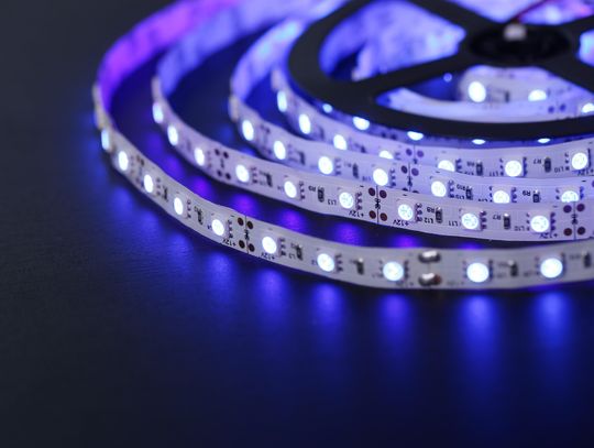 Taśmy LED: Wszechstronność i kreatywność oświetlenia na nowym poziomie!