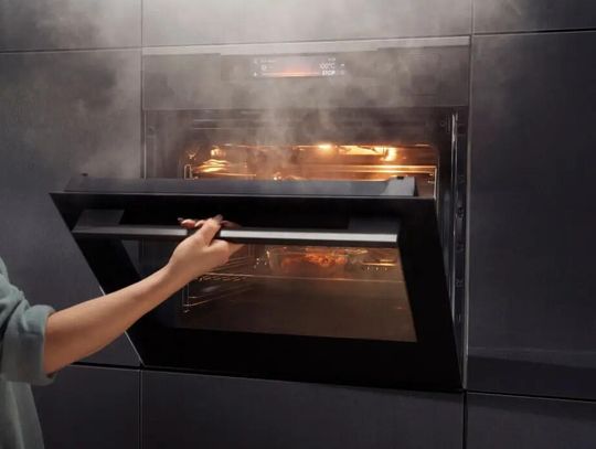 Twórz idealne potrawy dzięki parze – równomierne wypieczenie i soczystość z piekarnikiem parowym Electrolux