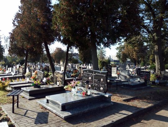 W Bydgoszczy zapalisz wirtualny znicz dzięki aplikacji "e-cmentarze"