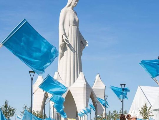 Wielki pomnik Matki Bożej Miłosiernej poświęcono we wsi Konotopie