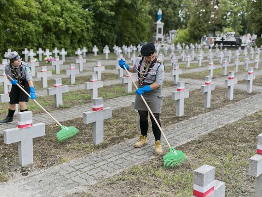 Wojewoda kujawsko-pomorski: W hołdzie Żołnierzom Armii Krajowej – złóż wniosek o oznakowanie grobu