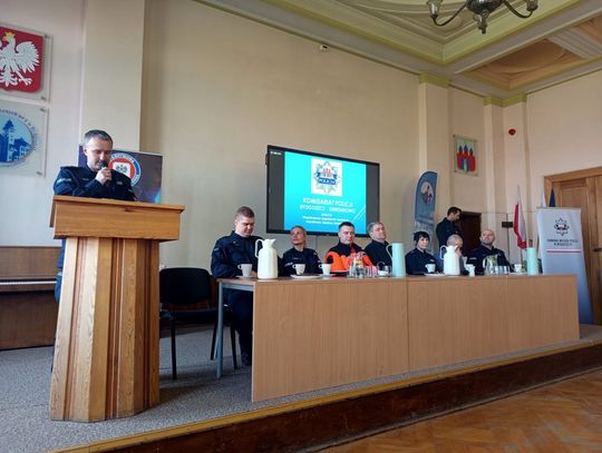 "Współczesne zagrożenia - narkotyki, dopalacze. Bądźmy świadomi" tematem debaty zorganizowanej przez policjantów ze Szwederowa