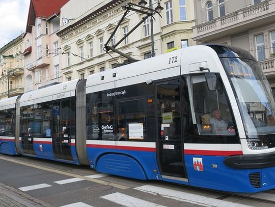 Znane nazwiska na nowych tramwajach w Bydgoszczy