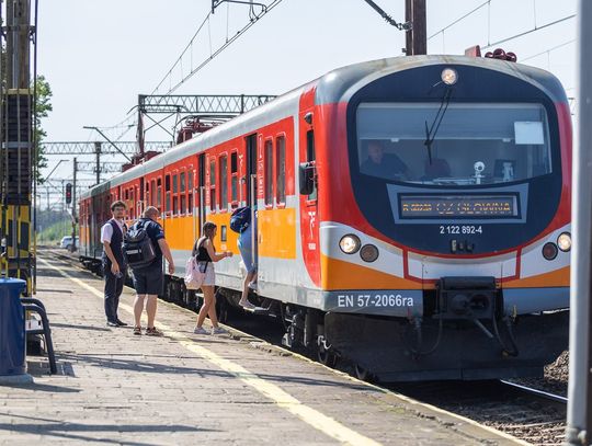 Zostaw samochód w domu, wsiądź do pociągu!