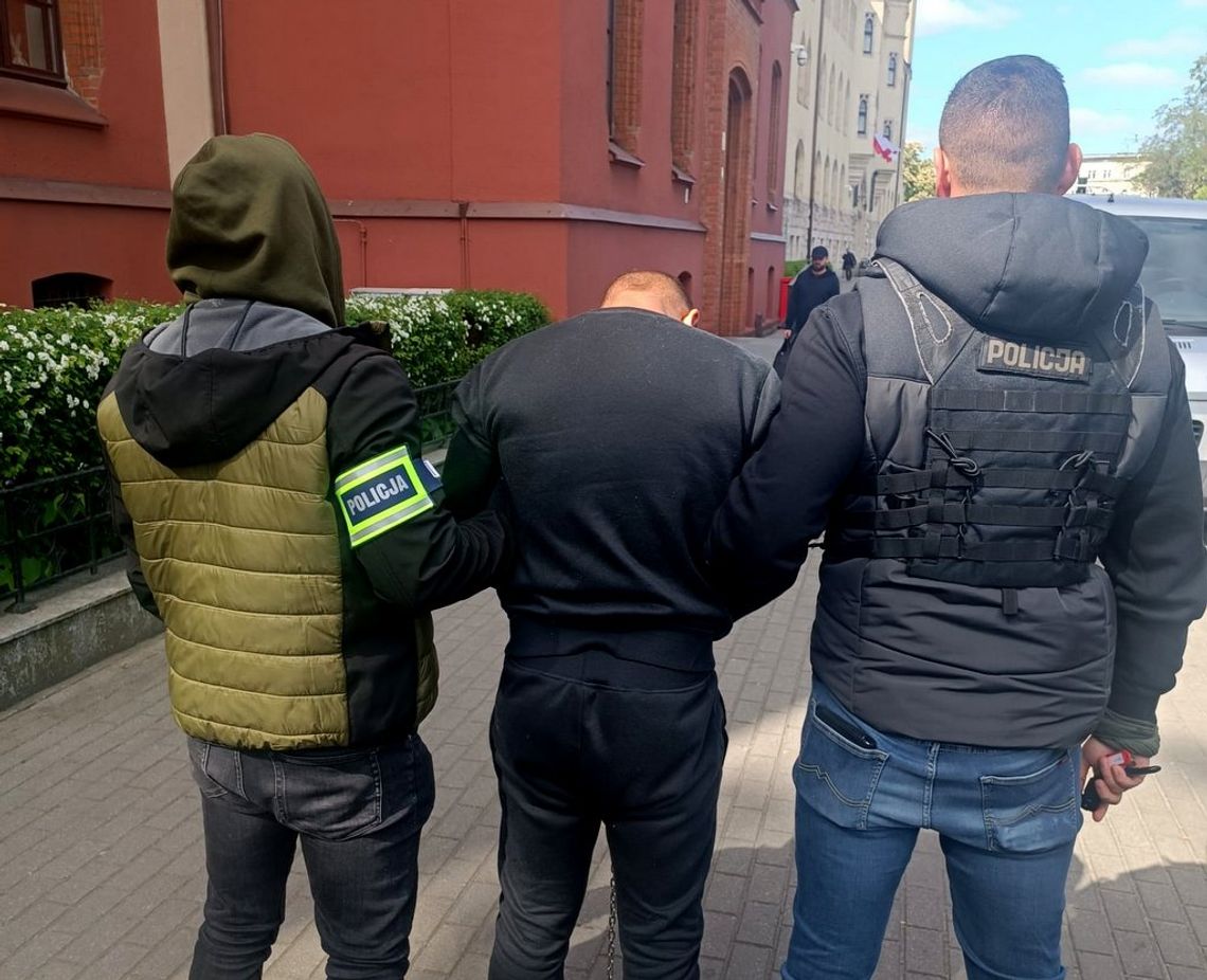 24-latek z Bydgoszczy podejrzany o dźgnięcie nożem swojego znajomego i jego matkę zatrzymany