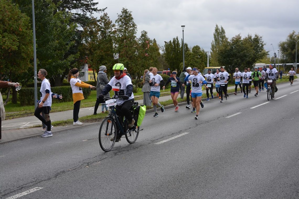 34. Bieg Sztafetowy i 11. Maraton Błogosławionego Księdza J. Popiełuszki 34. Bieg Sztafetowy i 11. Maraton Błogosławionego Księdza J. Popiełuszki