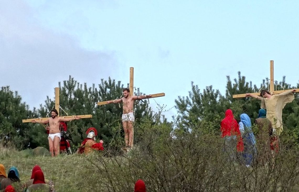 Akademicka Droga Krzyżowa jak co roku w Fordońskiej Dolinie Śmierci