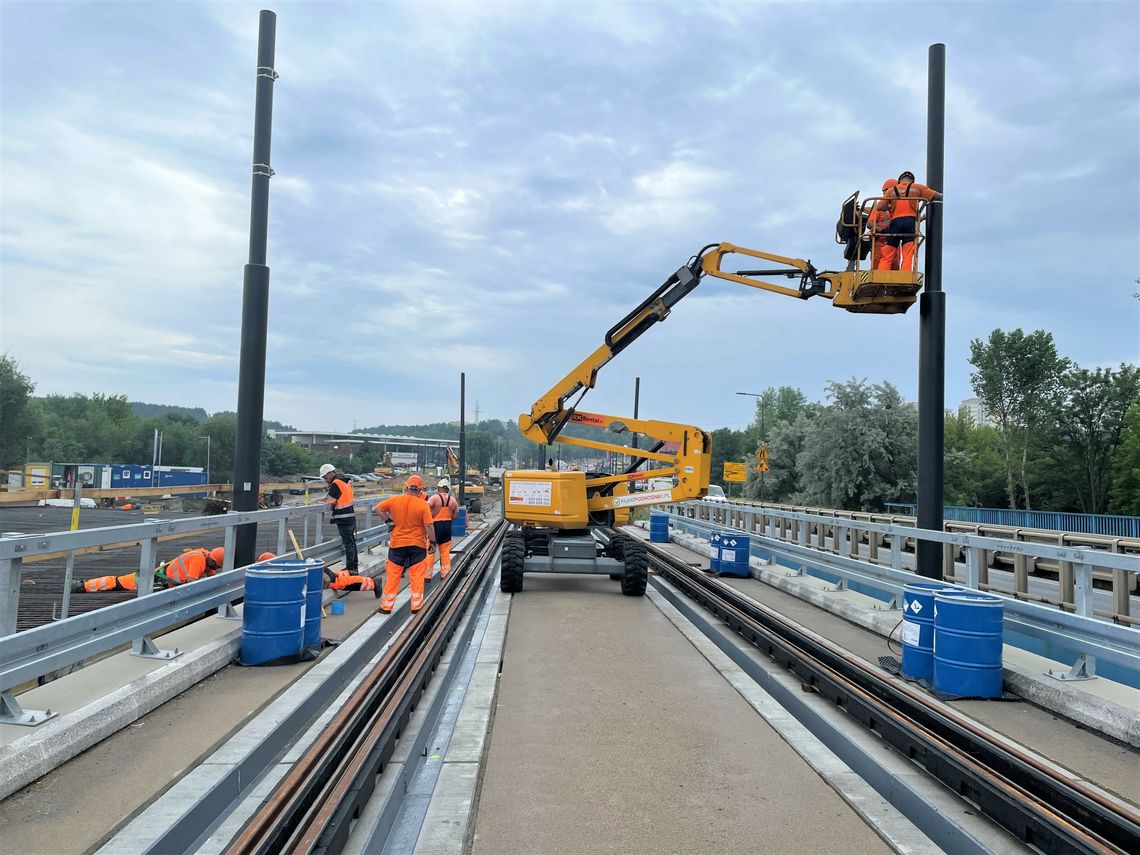 Budowa mostu tramwajowego opóźniona o 6 miesięcy. Na drogowy poczekamy dłużej